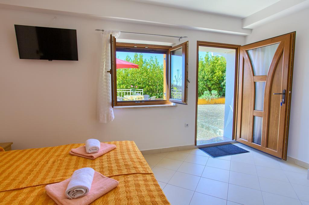 Nadija Studio Apartmani Krk Town Dış mekan fotoğraf