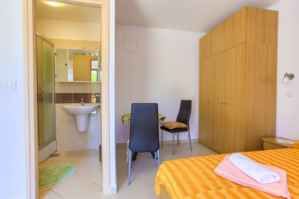 Nadija Studio Apartmani Krk Town Dış mekan fotoğraf